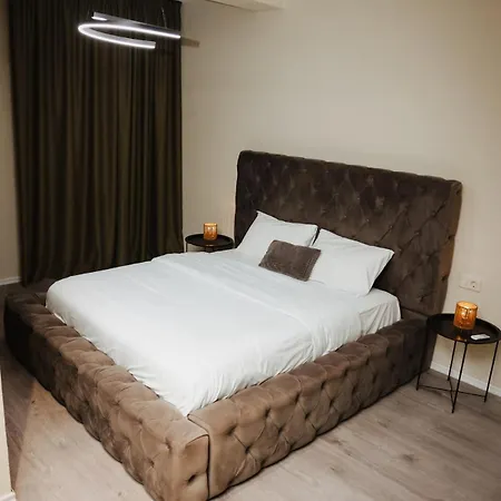 Lägenhet Two-bedroom In Tirana