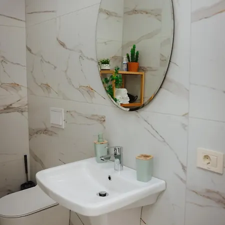 Two-bedroom In Lägenhet Tirana